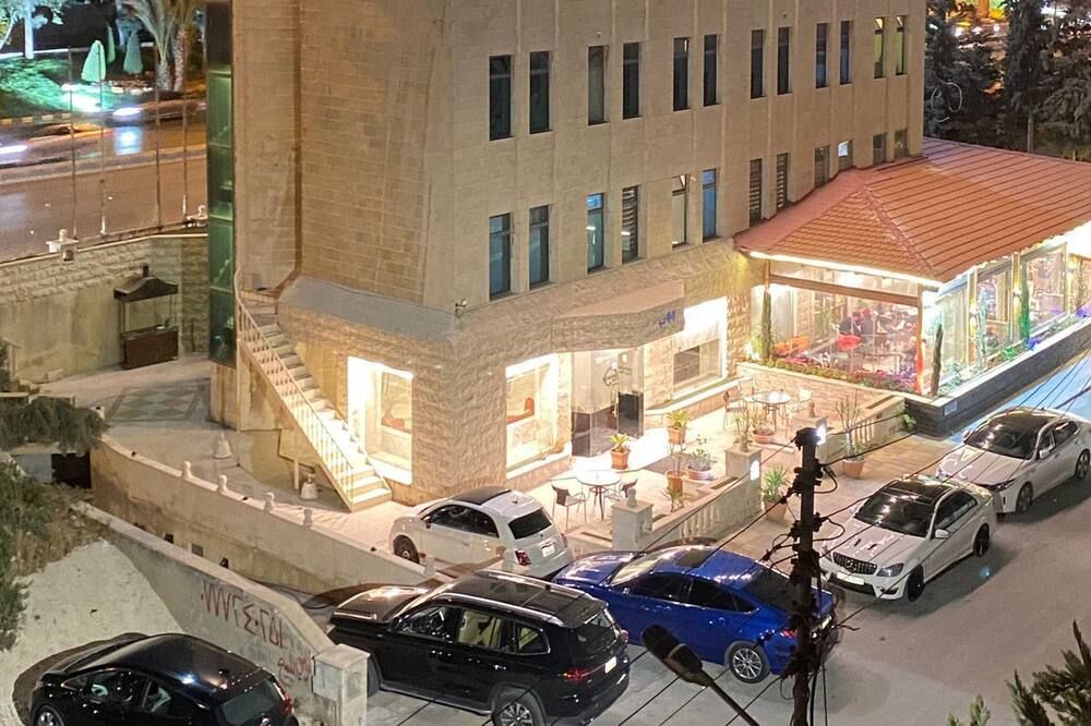 Rozana Hotel thumbnail 3