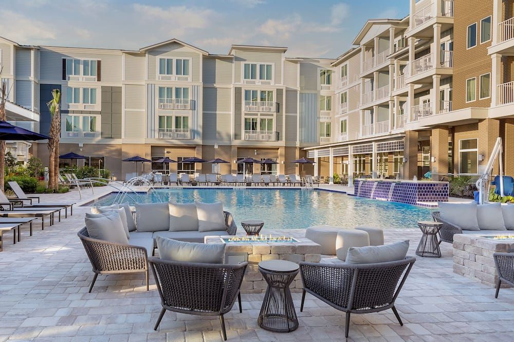 Courtyard by Marriott Amelia Island - Fernandina Beach - Piscina