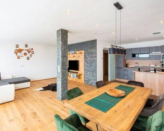 Holiday home near Kaprun Zell am See - Stuhlfelden - Essbereich