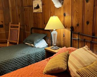 The Turkey Farmhouse just a few minutes from Rend Lake - Benton - Habitación