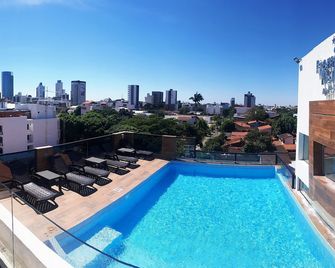 بريميوم سويتس ديلوكس ابارتهوتل إكيبيترول - سانتا كروز - حوض السباحة