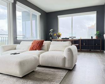 Luxury Downtown Retreat with Breathtaking City & Lake Views - Orlando - Sala de estar