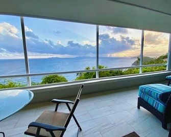 Spectacular Ocean and Island Views from Every Room Condo Sleeps 4 Mahogany Run - 聖托馬斯島 - 陽台