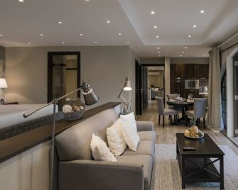 Secret Harbour Boutique Hotel and Marina - Lance aux Épines