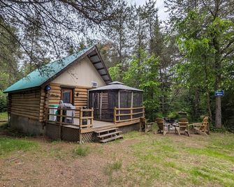 4 - Prunier : Chaleureux chalet en bois rond au bord de la belle Rivière Rouge - Rivière-Rouge - Bâtiment