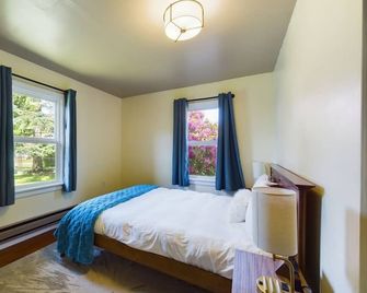 Daffodil Cottage In Downtown Packwood, Wifi, Bbq, Firepit, Smores - Packwood - Habitación