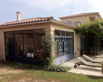Magnificent villa with pool in the scrubland - Castillon-du-Gard - Gebäude