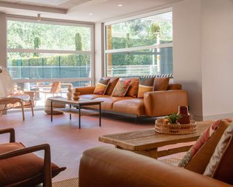 ibis Golfe de Saint-Tropez - Cogolin - Sala de estar