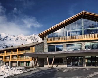 Grand Hotel Courmayeur Mont Blanc - קורמאיור - בניין