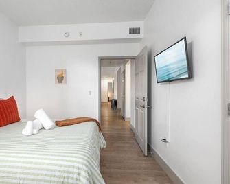 The Tar Heel - Stylish 4BR with City Views - Free Parking - Gym - Charlotte - Habitación