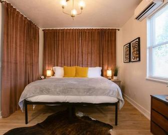 Oakdale Suites - Master Property - Medford - Bedroom