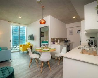 Dreamliner at 11s, City Views and Wonderland Vibes! - San José - Essbereich