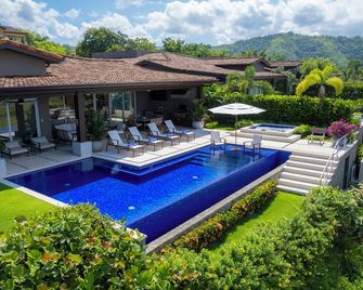 Casa Ohana 5 bdrs ocean view in Los Suenos - Jacó - Pool