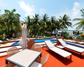 Sina Suites - Cancún - Zwembad