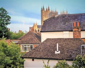 The Penthouse - Canterbury - Outdoors view
