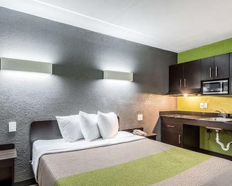 Royal Inn Hotel - Indianapolis - Bedroom