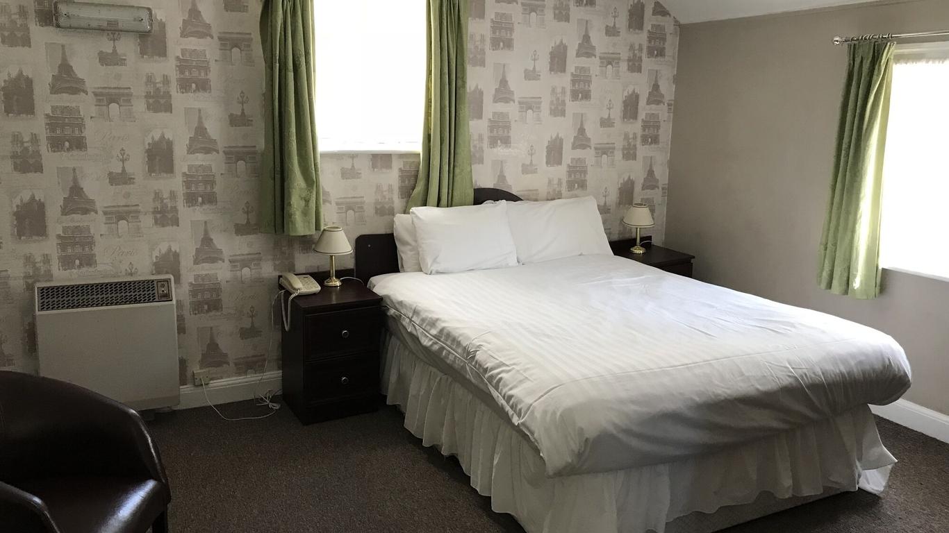 ذا إمباسي هوتل