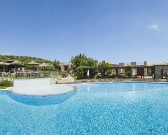 S'Incantu Resort - Villasimius - Piscina