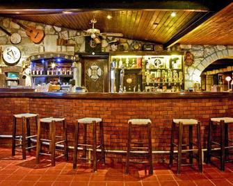 Classic Apartments - Anissaras - Bar