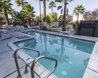Hampton Inn And Suites San Jose - San Jose - Pool