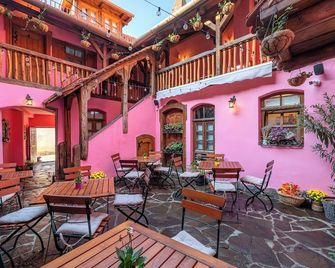 Boutique Hotel von Graf - Sighişoara - Innenhof