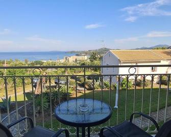 Panorama Hideaway - Dassia - Balkon