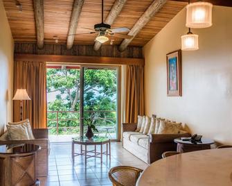 Si Como No Resort & Wildlife Refuge - Manuel Antonio - Living room