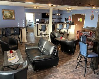 Travelodge by Wyndham Pincher Creek - Pincher Creek - Restaurace