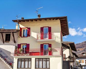 Balconi Rossi Borgo Valsugana - Borgo Valsugana - Edificio