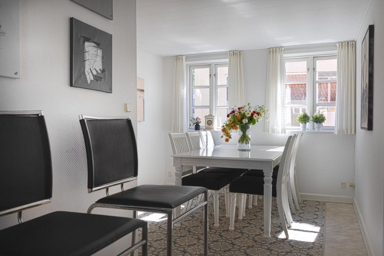 Townhouse In The Heart Of The City Of Roses – Hobro