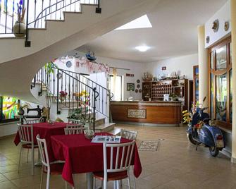 Hotel L'Ancora - Capo Vaticano - Rezeption