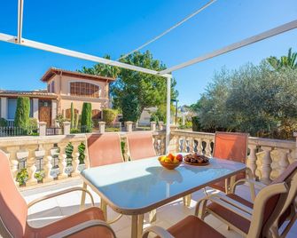 North House - Three Bedroom Chalet, Sleeps 6 - Cala Millor - Balcon