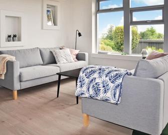 Three-Bedroom Holiday Home In Nyborg - Nyborg - Stue