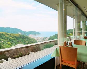 Wisterian Life Club Usami - Ito - Parveke