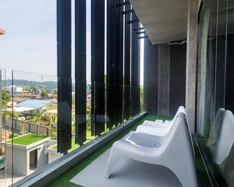 Maya Phuket Airport Hotel (SHA Plus+) - Sakhu - Balcony