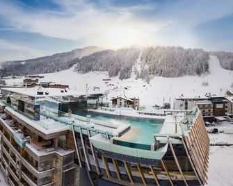 Hotel Salzburger Hof Leogang - לאוגאנג - בריכה
