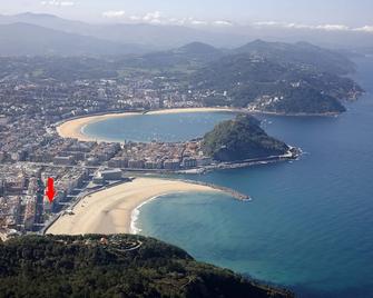 Sunset by FeelFree Rentals - San Sebastian - Building