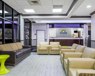 Days Inn & Suites by Wyndham Orlando Airport - Orlando - Lounge