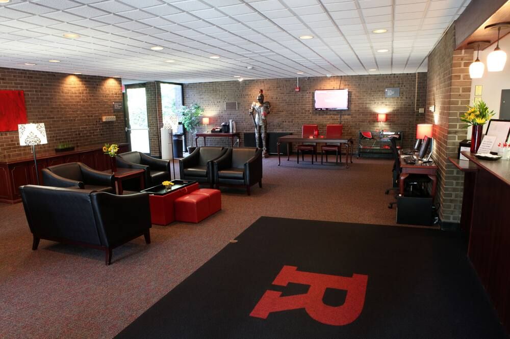 Lounge view of Rutgers University Inn And Conference Center