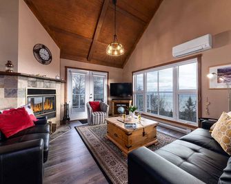 14 Guests With Spa - Chalet Lapaix-Ski - L'Isle-aux-Coudres - Salon