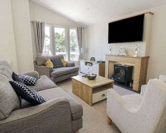 Bethany's Retreat, Pet Friendly, With A Garden In Wemyss Bay - Wemyss Bay - Living room