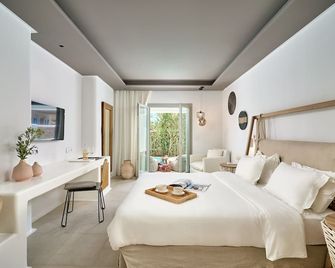 Adorno Beach Hotel and Suites - Ornos - Habitación