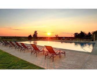 Near Dallas & Lake Hubbard, community pool, +4TVs - Forney - Pool