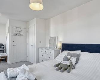 Pass the Keys Modern Quiet House Airport Links Pass the Keys - Cheadle - Bedroom