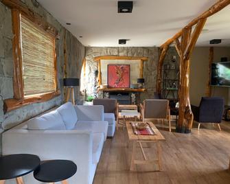 Casa Las Victorias Dormitorio 1 Roma - Bariloche - Lounge