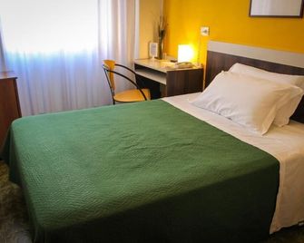 Hotel Centrale - Este - Habitación