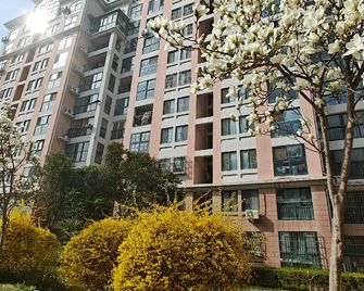 Sky Pavilion in Front of the Mountains and Rivers - Qingdao - Building