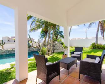 Amazing 6,000 sqft house sleeps 10, walk to Beach, Shops and Restaurants - San José del Cabo - Patio