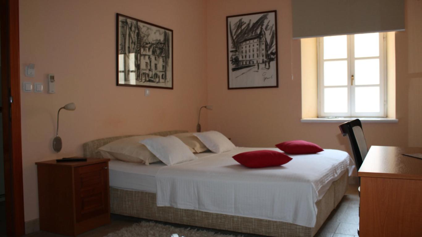 Rooms Toni Palace