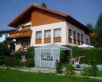 Gastehaus Tropf - Litschau - Building